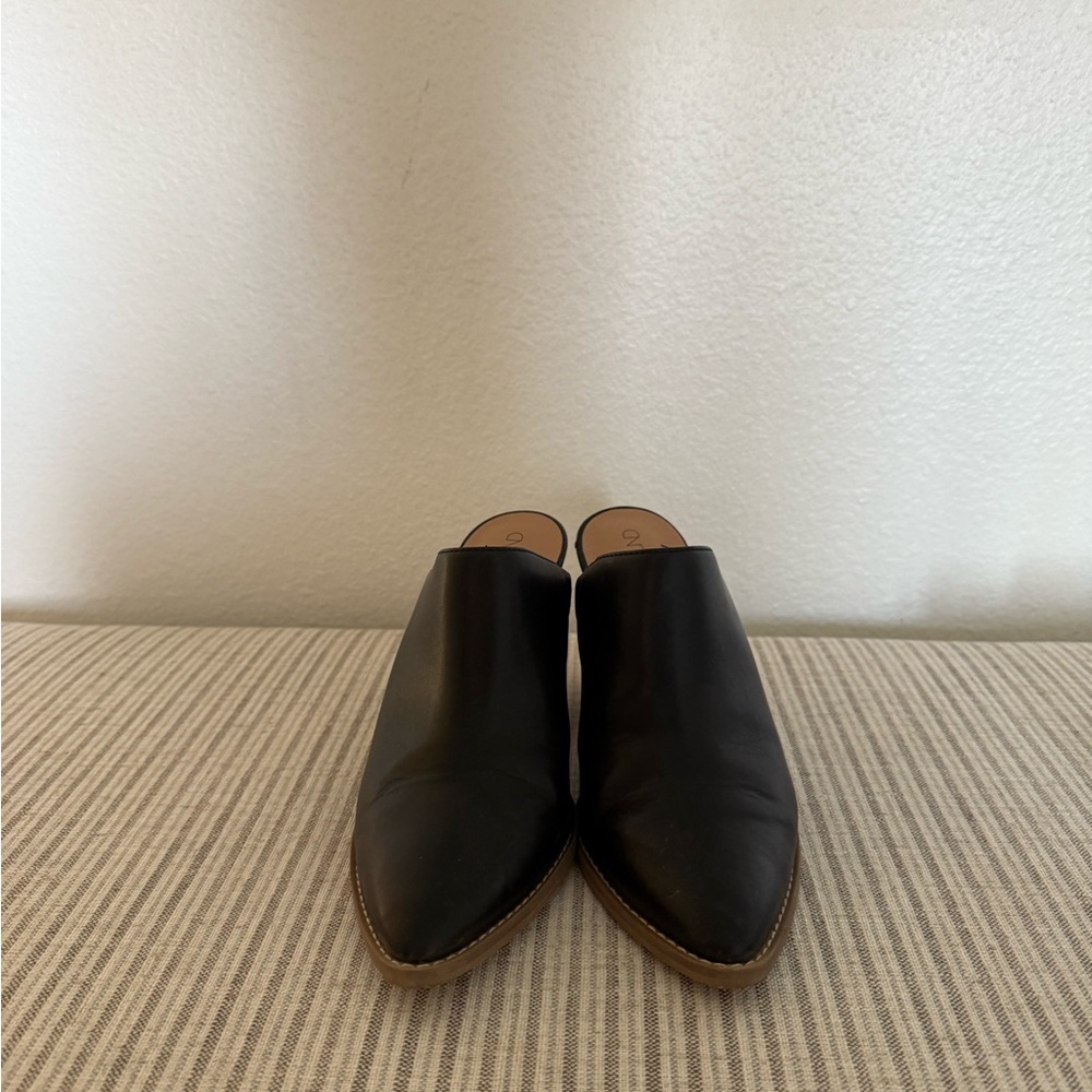 Black Leather Women’s Heeled Shoes